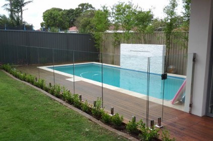 Pool - Frameless Fence